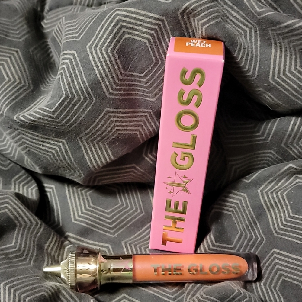 Jeffree Star The Gloss shade:Wet Peach